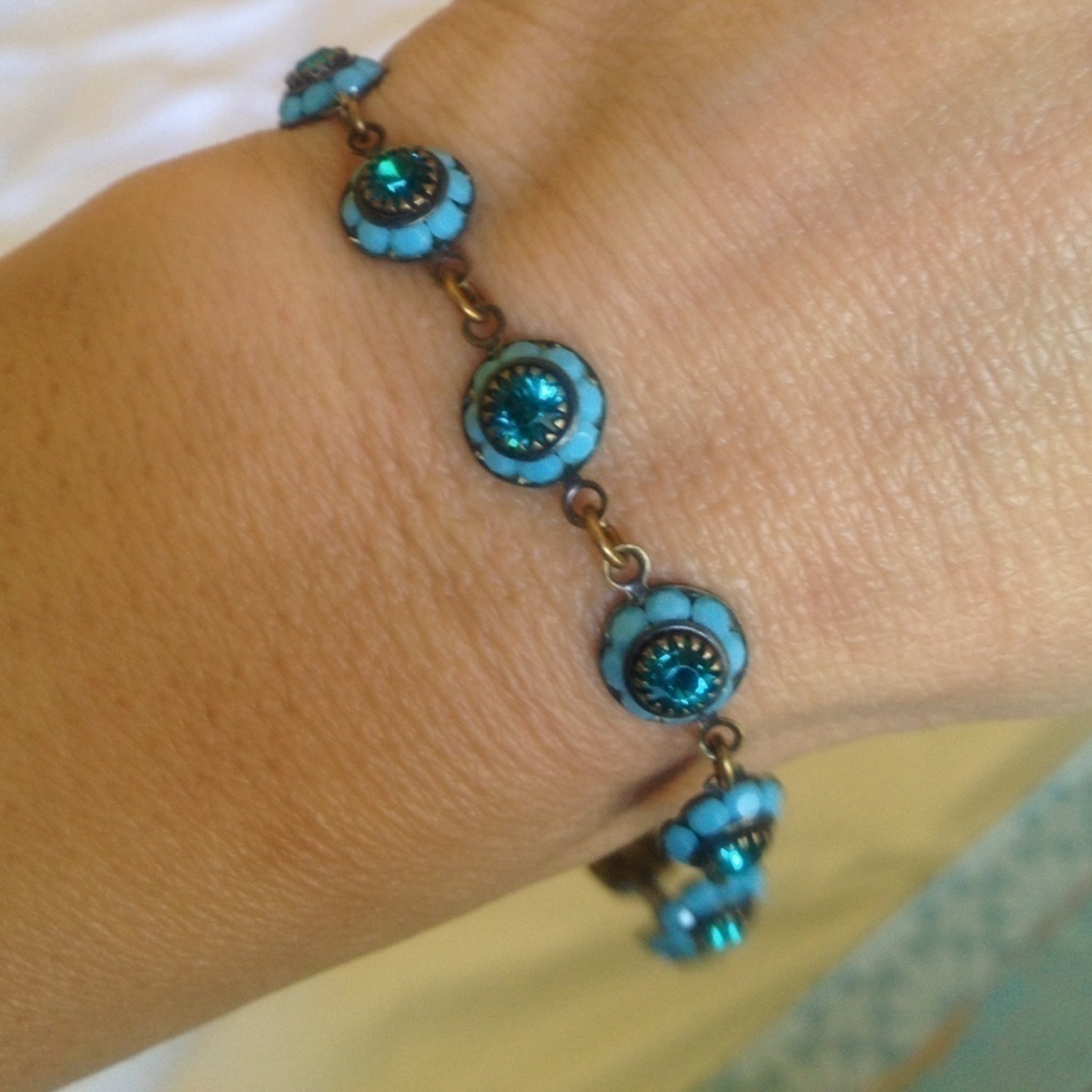 Pretty turquoise blue stones bracelet - Picture 2 of 3
